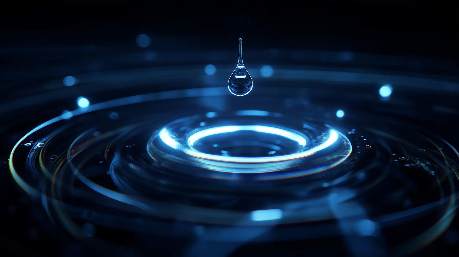 Clean coolant ripple with a falling droplet illustrating Oemeta fluid stability and Tech Tool spindle side performance